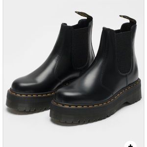 DR. MARTENS 2976 Quad Platform